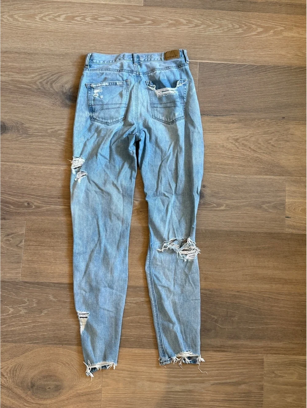 American Eagle Light Wash Distressed Skinny Jeans